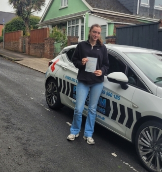 Julie was an amazing instructor and managed to work around my college and work hours. I would 100% recommend her as she was very calm and patient when I was learning to drive with her.